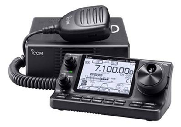 The new IC-7100. Photo courtesy Icom UK. Click for large image.